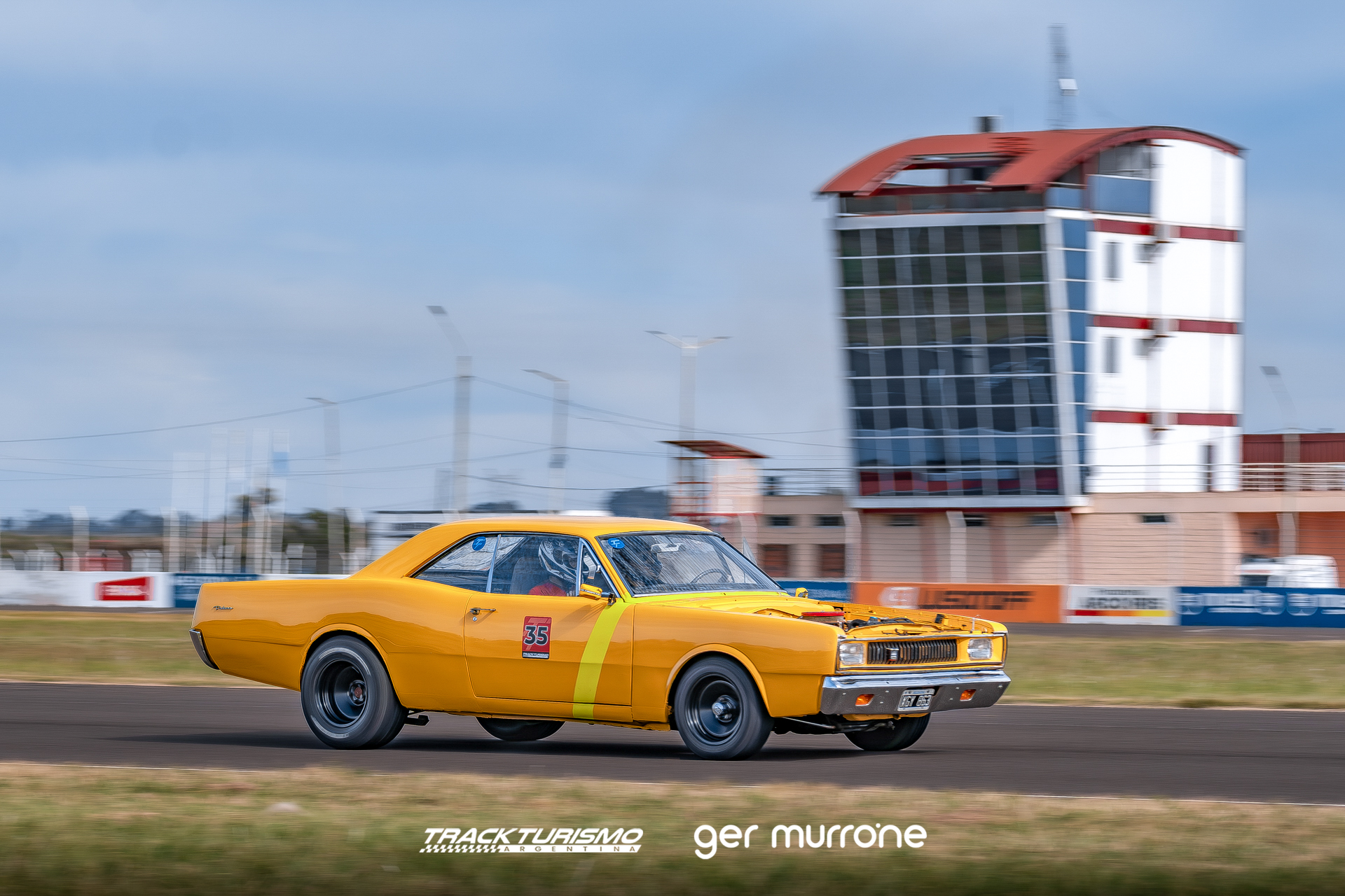 Autos en pista, Concepción del Uruguay mayo 2026